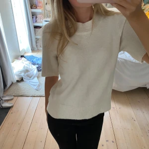 Stickad T-shirt - Stickad t-shirt