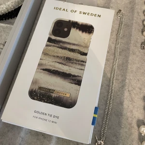 Ideal of Sweden skal - Helt nytt i förpackning! Snyggt skal från Ideal of Sweden. Passar iPhone 12 mini och 13 mini.