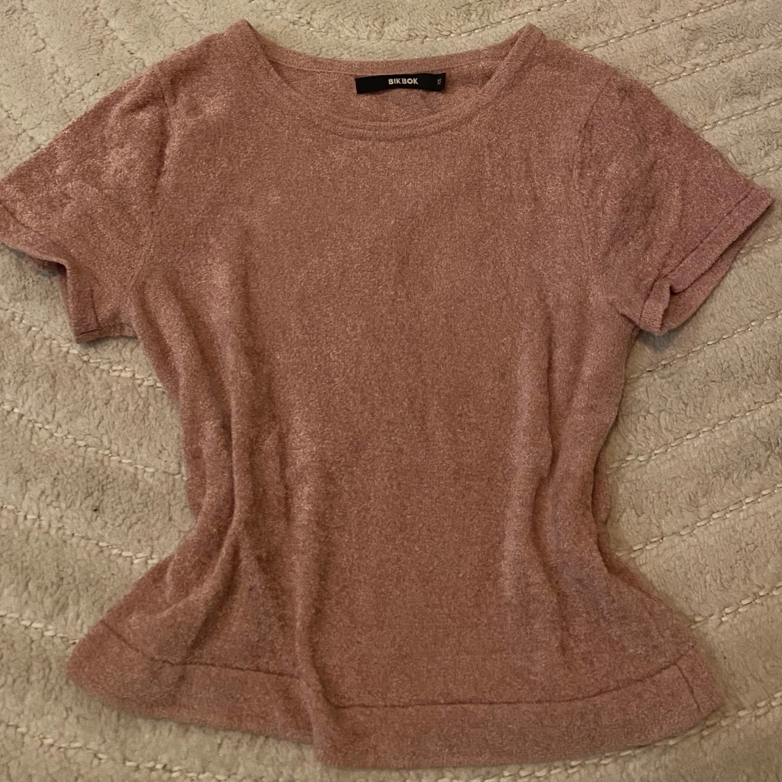 Rosa croppad topp från Bik Bok - 2