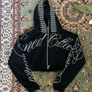 Cropped rhinestone zip hoodie  - Den är INTE från Named Collective. Några rhinestones har ramlat av, men den glittrar fortfarande fint. Den köptes secondhand, så jag vet ej var den kom från ursprungligen. 
