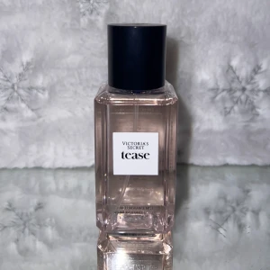 Victoria's Secret Tease parfym Mist - Parfym mist från Victoria's Secret med doften Tease. 75 ml.