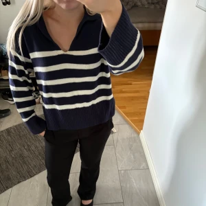 Stickad tröja från Gina Tricot  - Fin tröja ifrån Gina tricot som inte används. Jättebra skick och i storlek S