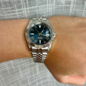 Seiko mod klocka - Nybyggd, aldrig använd. Seiko NH35A urverk. Toppskick, allt fungerar precis som det ska. Riktigt fin.