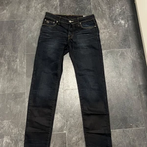 G-star Jeans 3301  - Helt oanvända G-star jeans i färgen mörkblå