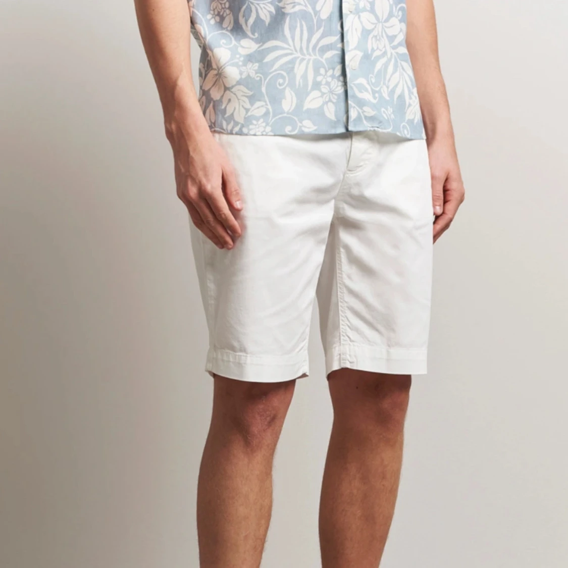 Vita bomullsshorts från Morris