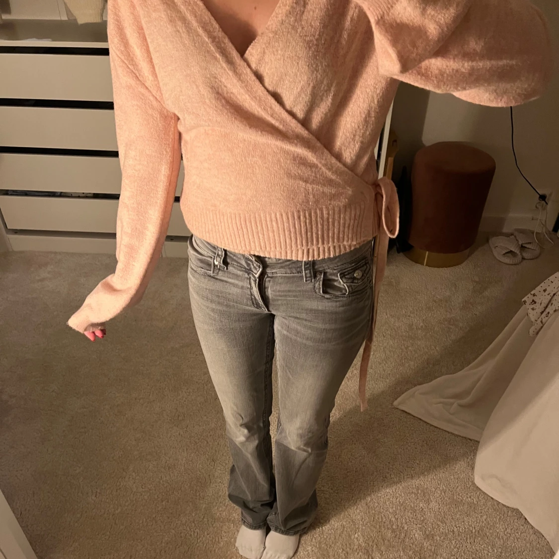 Ljusrosa omlottstickad tröja - 3