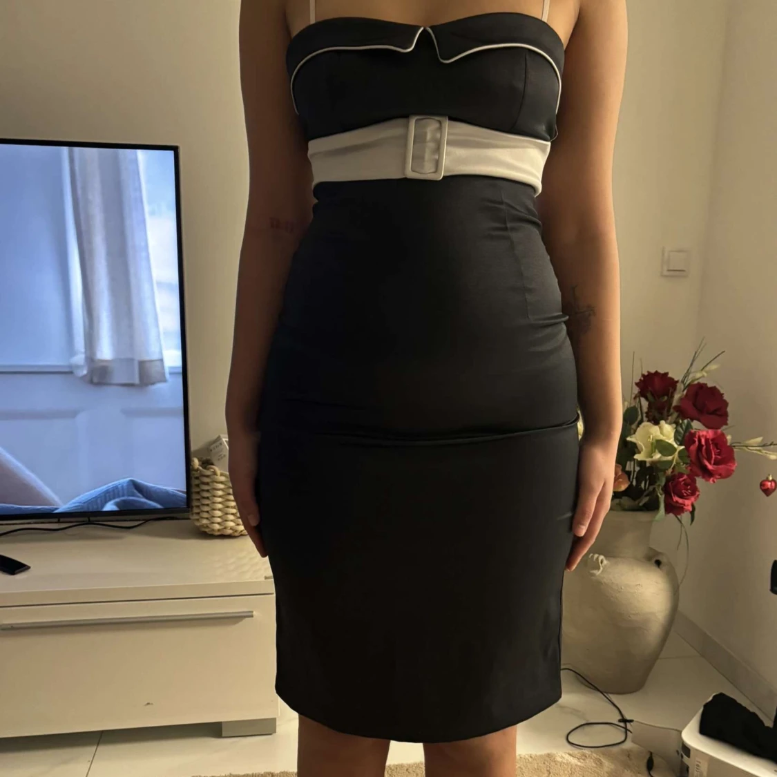 Svart och vit klänning - 1