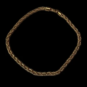 Halsband STHLM - Guld 8mm - Säljer denna kedja då guld inte passar mig, det är en väldigt fin kedja i bra kvalitet, väldigt synd bara att den inte såg bra ut på mig och returen har tyvärr gått ut. Original pris är 600kr, pris går att diskutera. Material: Rostfritt stål 316L Plätering: 18k Guldpläterad Bredd: 8mm Längd: 60cm