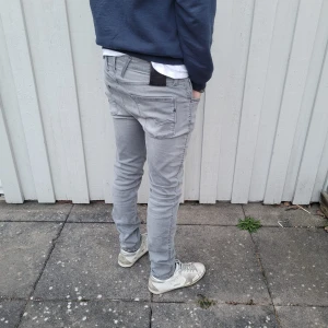 Replay Anbass jeans  - Replay jeans - Modell: Anbass - Storlek: W29/L32 - skick: 9/10 - Nypris runt 2000kr