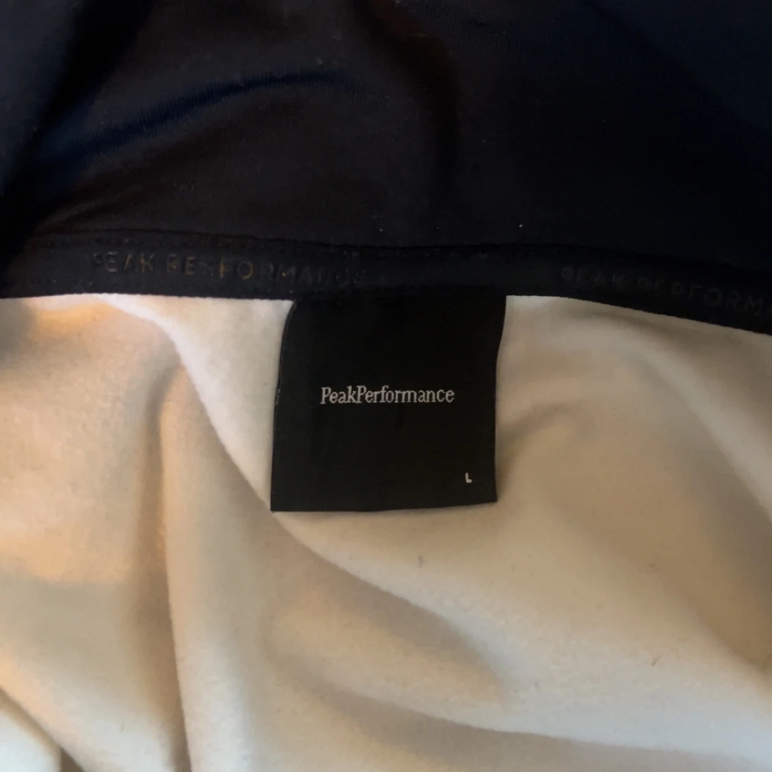 Vit och svart tröja från Peak Performance - 2