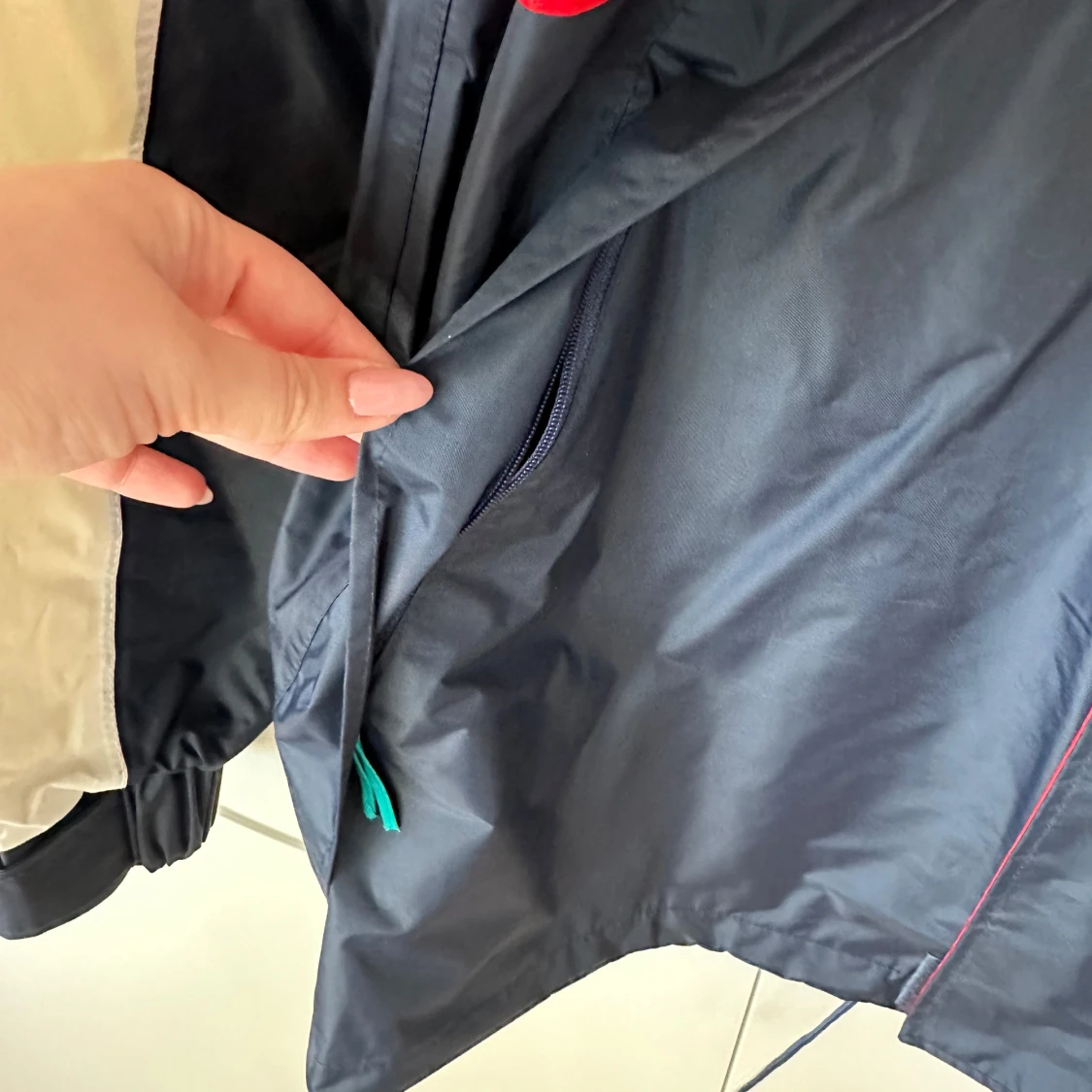 Flerfärgad regnjacka med retrostil - 1