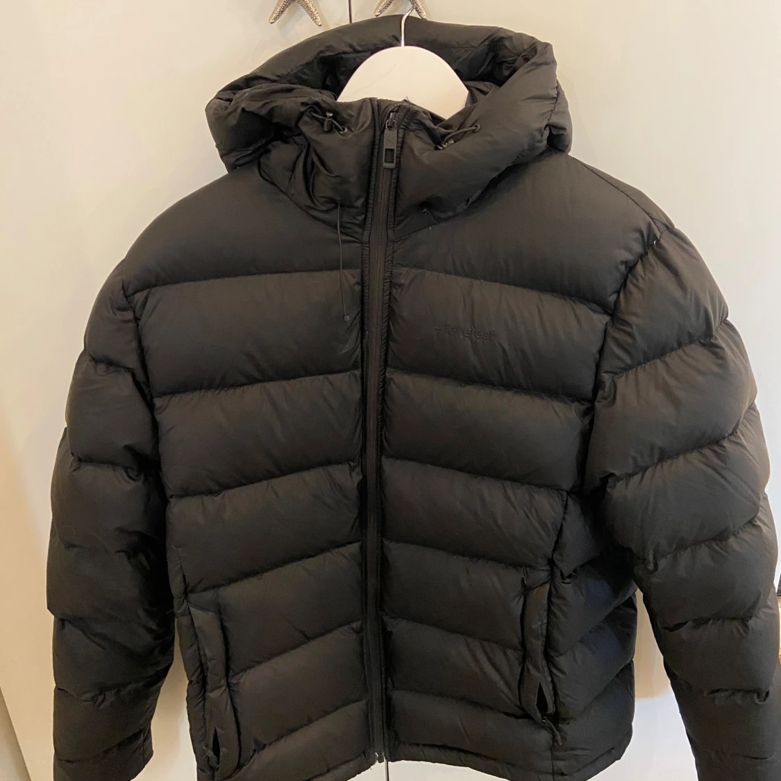 Svart pufferjacka från Everest stl L