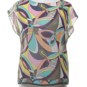 Mönstrad blus från GANT - Säljer en färgglad blus från GANT med ett abstrakt mönster i rosa, blått, gult och grönt. Blusen är kortärmad och tillverkad i en mjuk blandning av bomull och siden. Perfekt för att liva upp garderoben!
