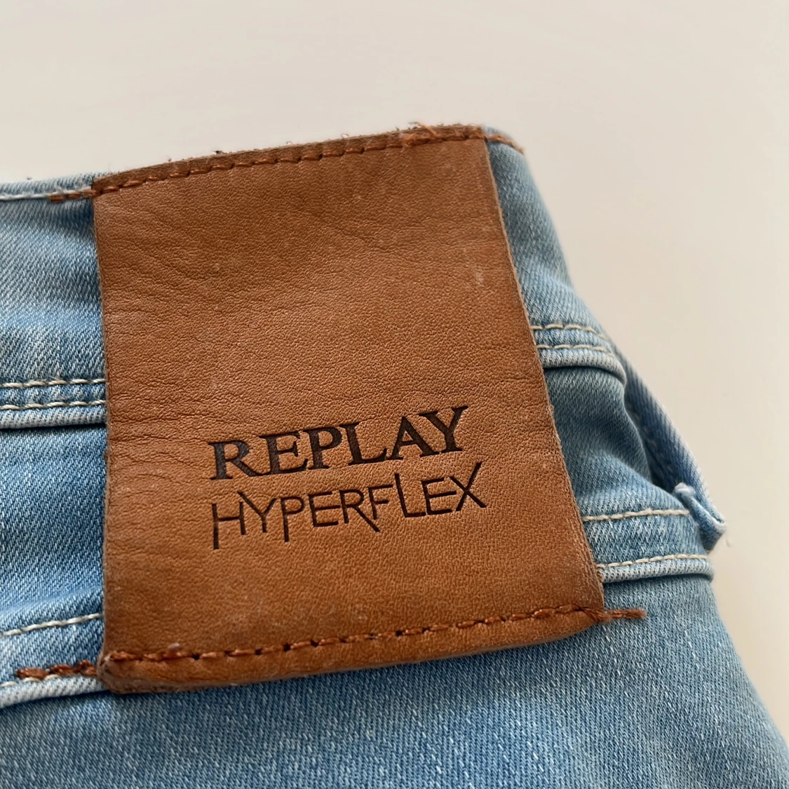 Blå jeans från Replay Hyperflex - 2
