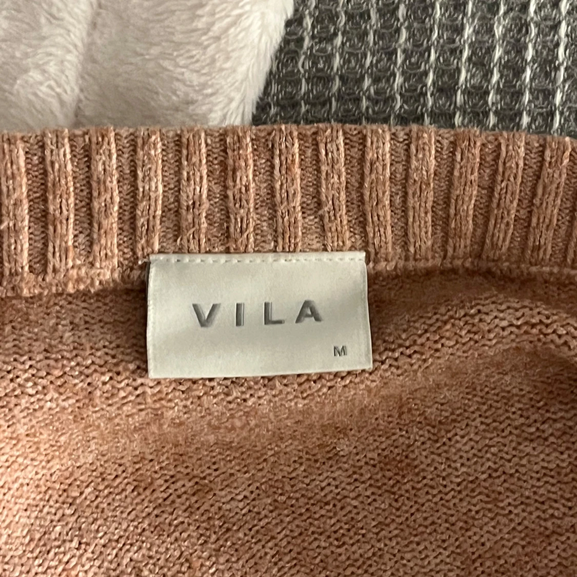 rosa stickad tröja  - 1