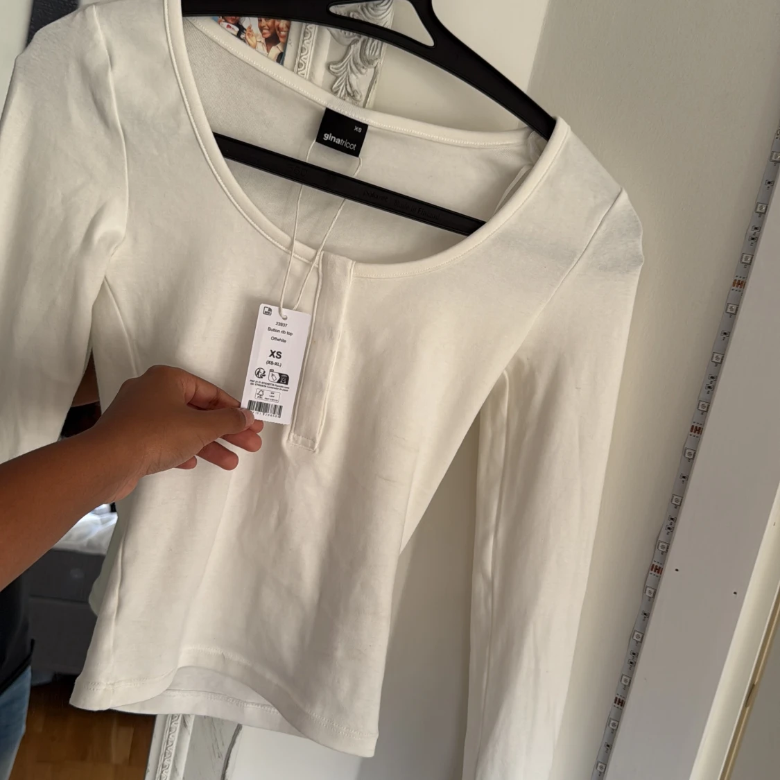 Vit långärmad topp från Gina Tricot - 2