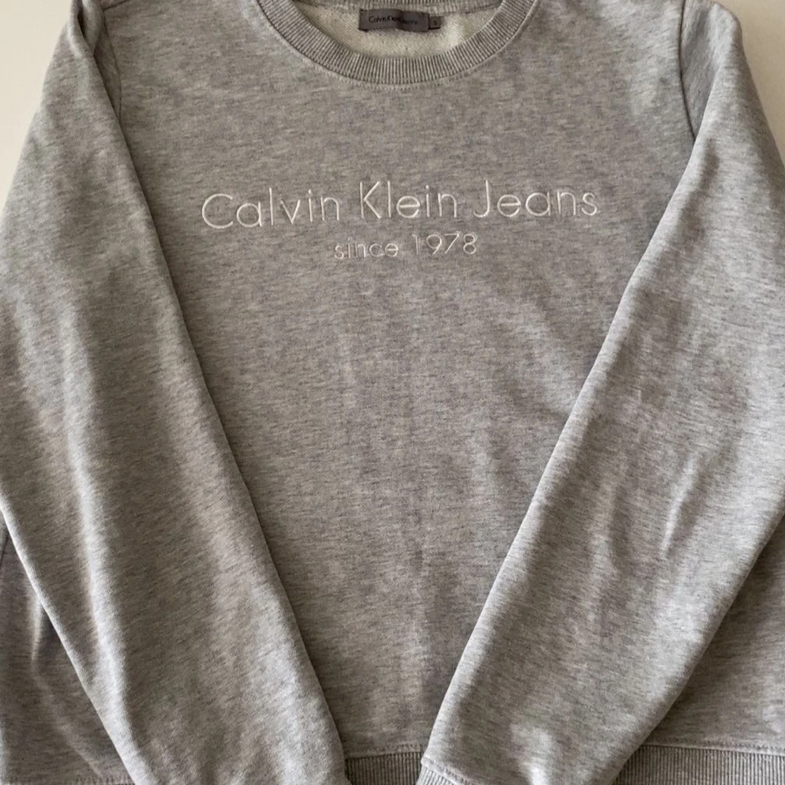 Grå Calvin Klein Jeans sweatshirt - 2