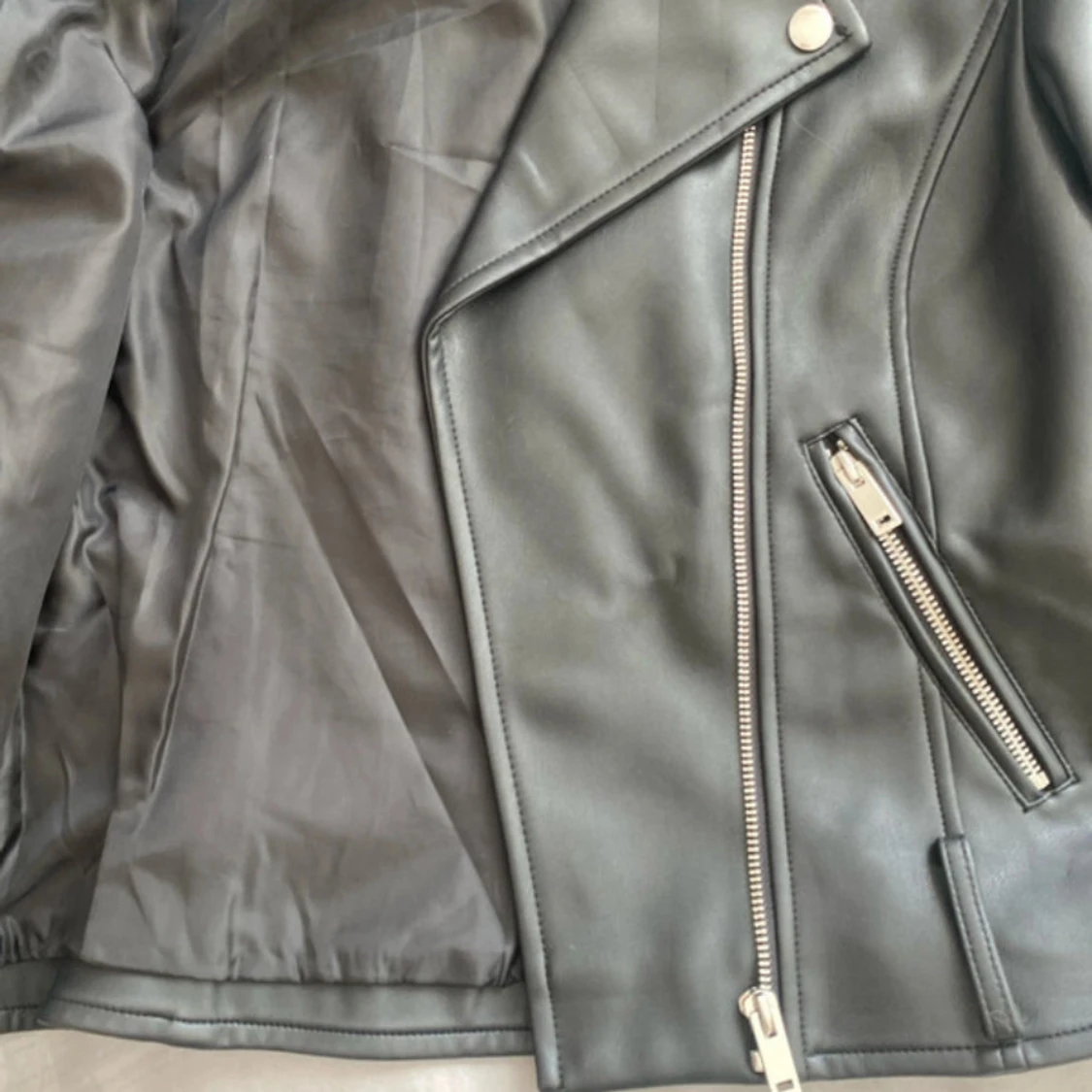 Svart skinnjacka från Glamorous - 2