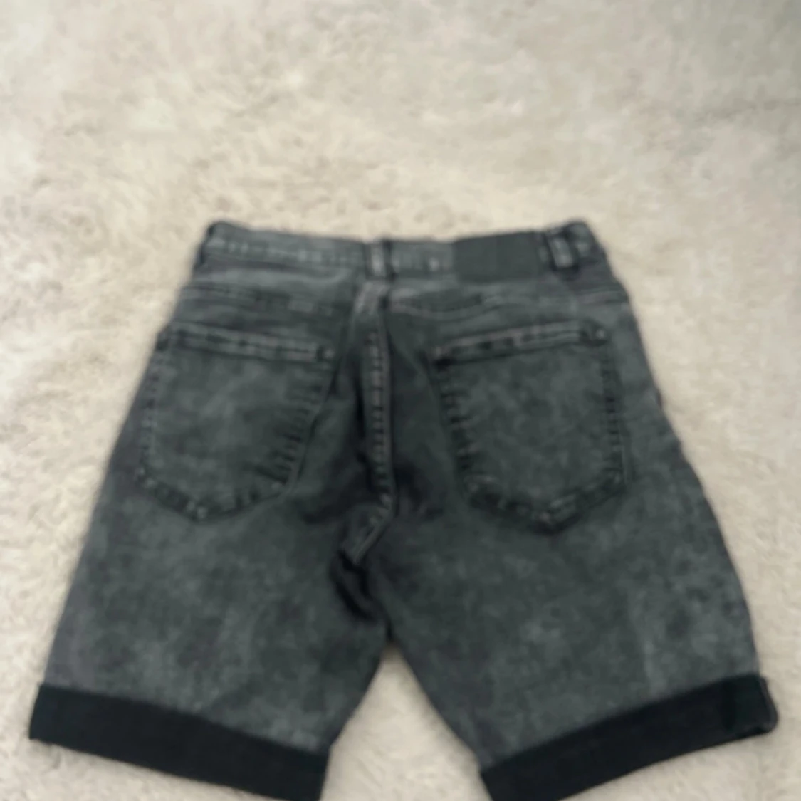 Svarta jeansshorts från Here's To The Boys - 3