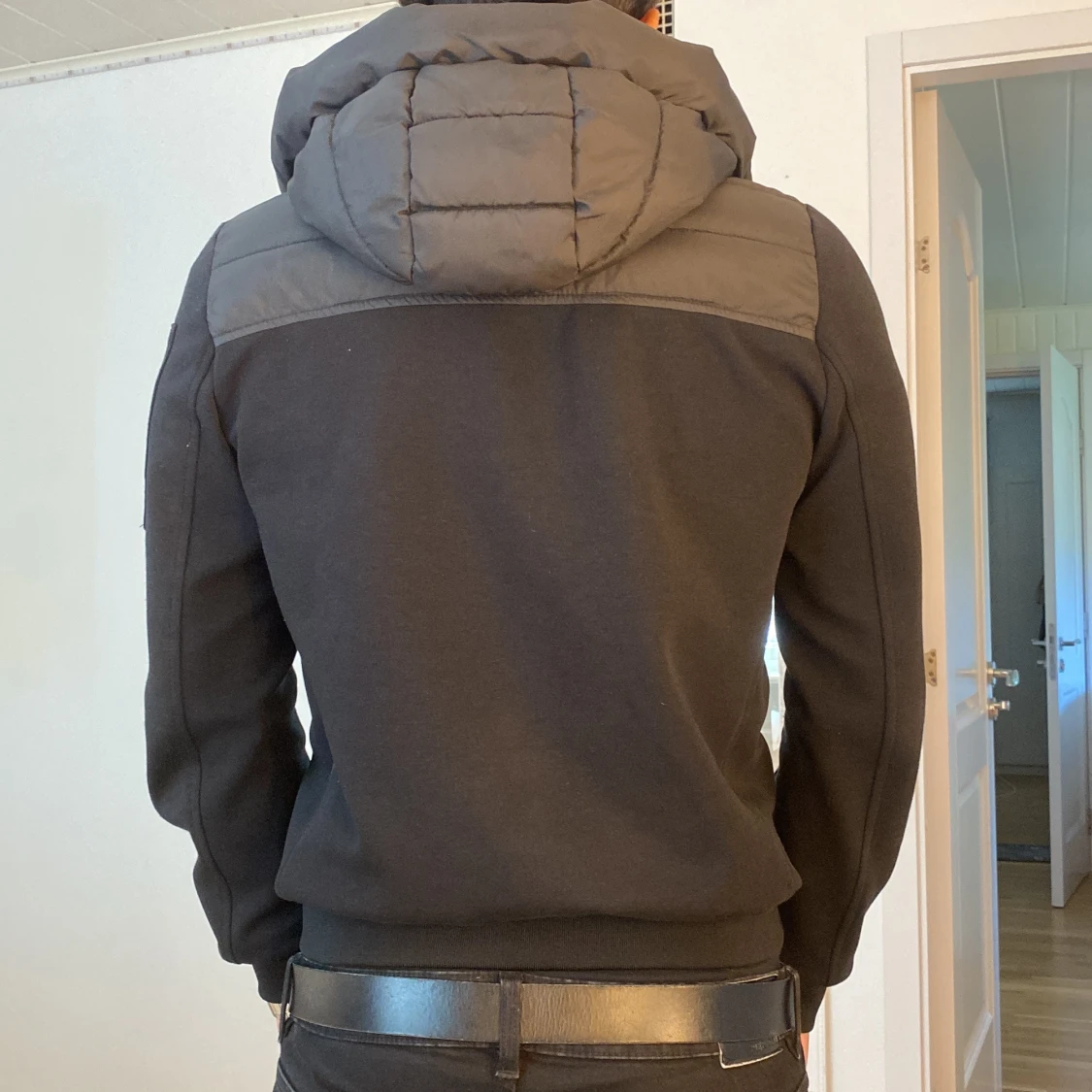 Svart pufferjacka Supply & Demand S - 4