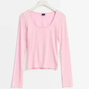 Ljusrosa långärmad topp, SLUTSÅLD - Supersöt ljusrosa långärmad topp från Gina, helt slutsåld 