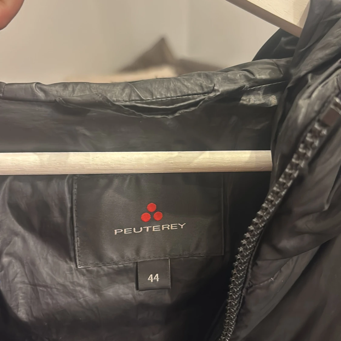 Svart pufferjacka från Peuterey - 4