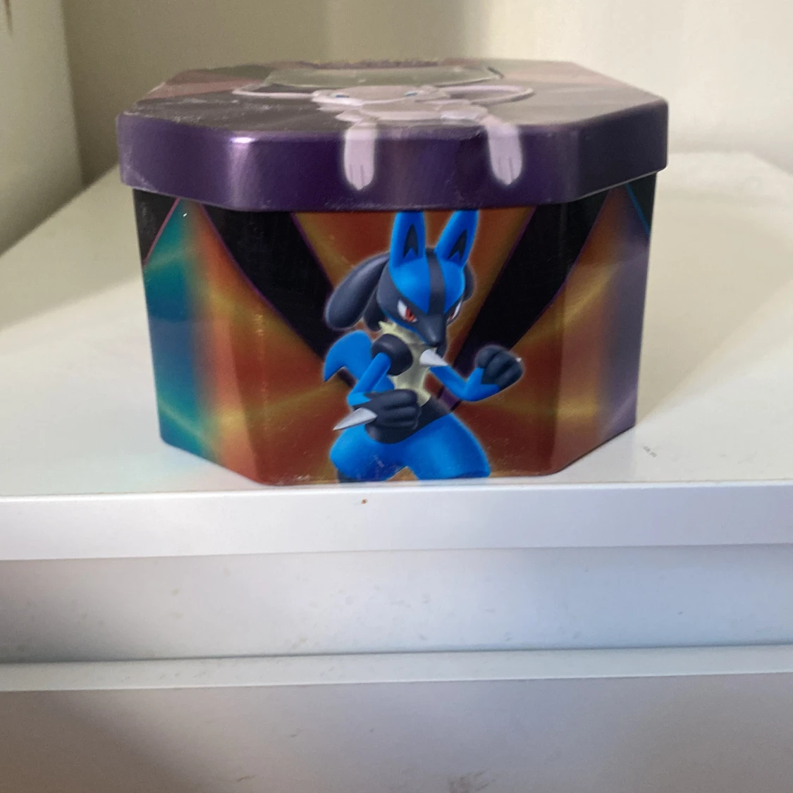 Pokémon Trading Card Game Tin (Mew, Lucario, Slowbro) - 2