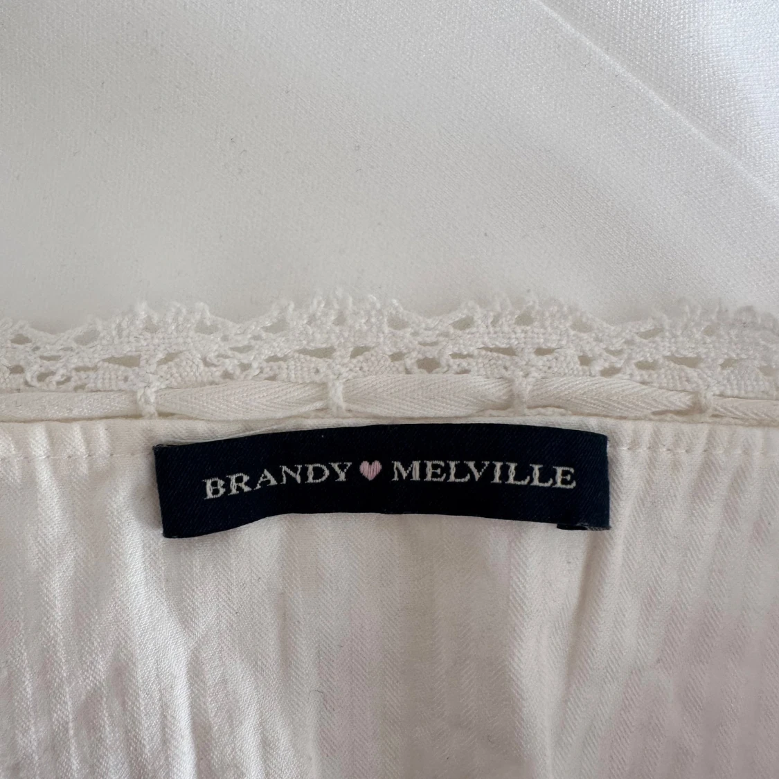 Vit spetsdetaljerad linnetopp Brandy Melville - 1