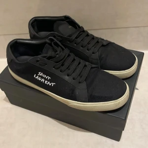 Saint Laurent skor - Säljer mina court classic sl/06 svart. Storlek 43. 
