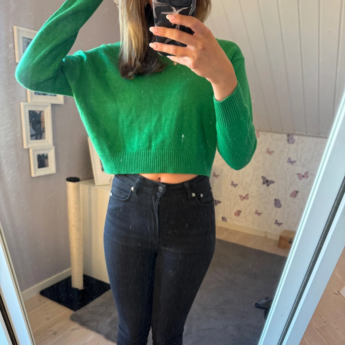 Grön croppad stickad tröja