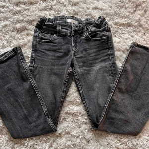 Svarta Gina jeans  - Super snygga jeans från Gina Young som har blivit försmå ❣️ storlek 134 