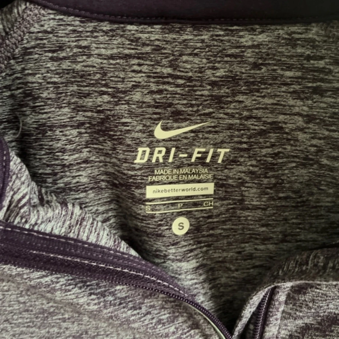 Lila Nike Dri-Fit träningströja - strl S - 1
