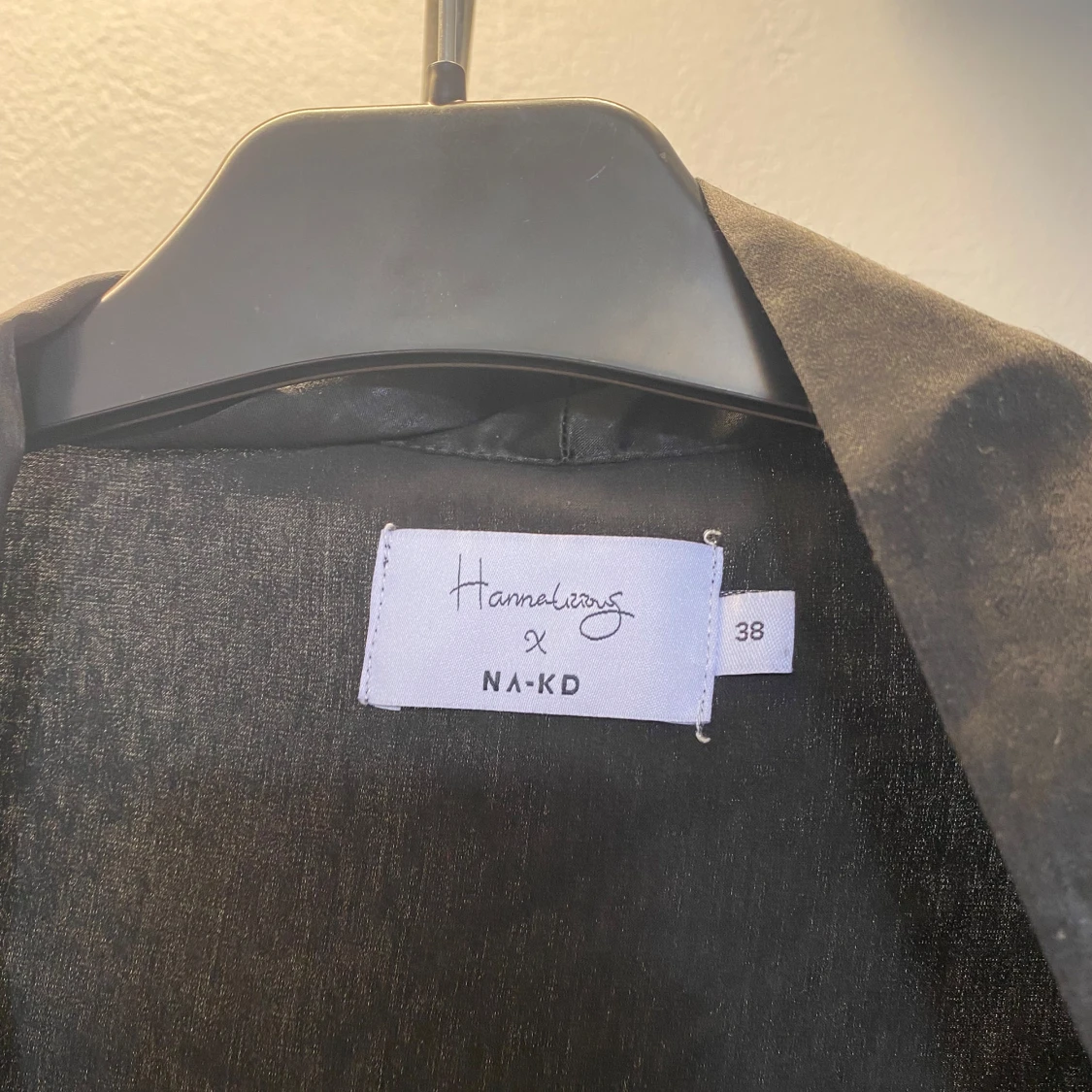 Svart omlottklänning NA-KD x Hannalicious - 2