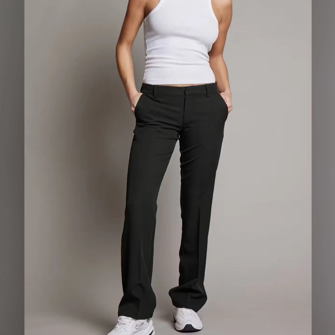 Svarta kostymbyxor Bikbok