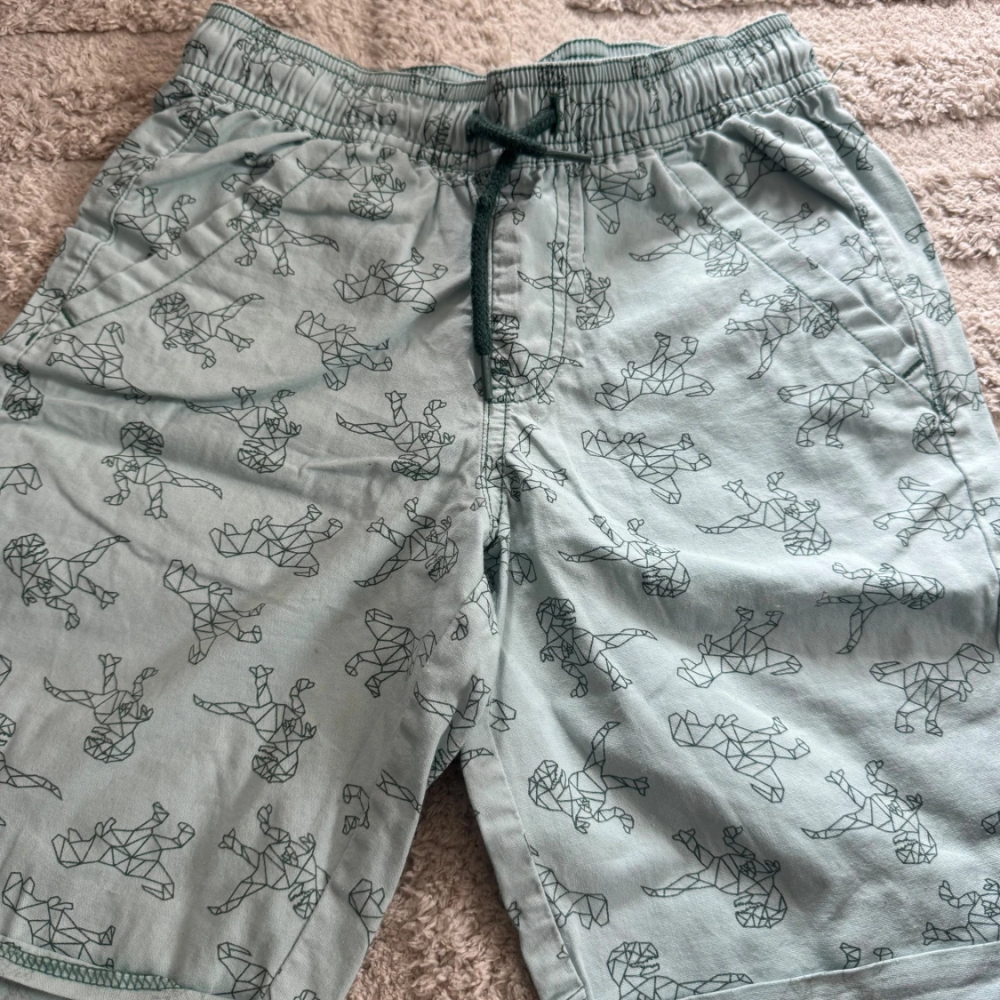 Två mönstrade shorts från Lupilu - 2