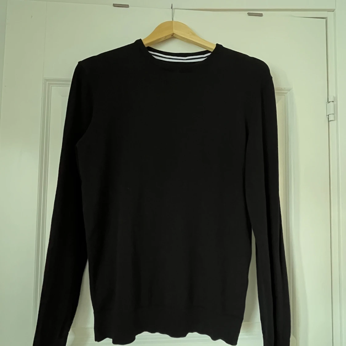 Svart långärmad tröja i bomull