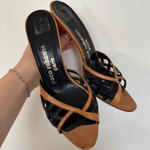 Klackskor - Så fina klackar från Paco Rabanne som tyvärr är för små för mig.✨ Står storlek 36 men skulle säga att de är små i storleken ⚠️Fraktar inte med Instabox⚠️