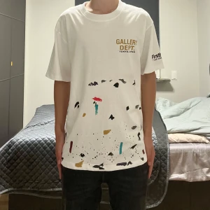 Gallary dept tröja - Tvär fet gallary dept tröja. Helt ny med prislapp på. Inget pris är hugget i sten. 