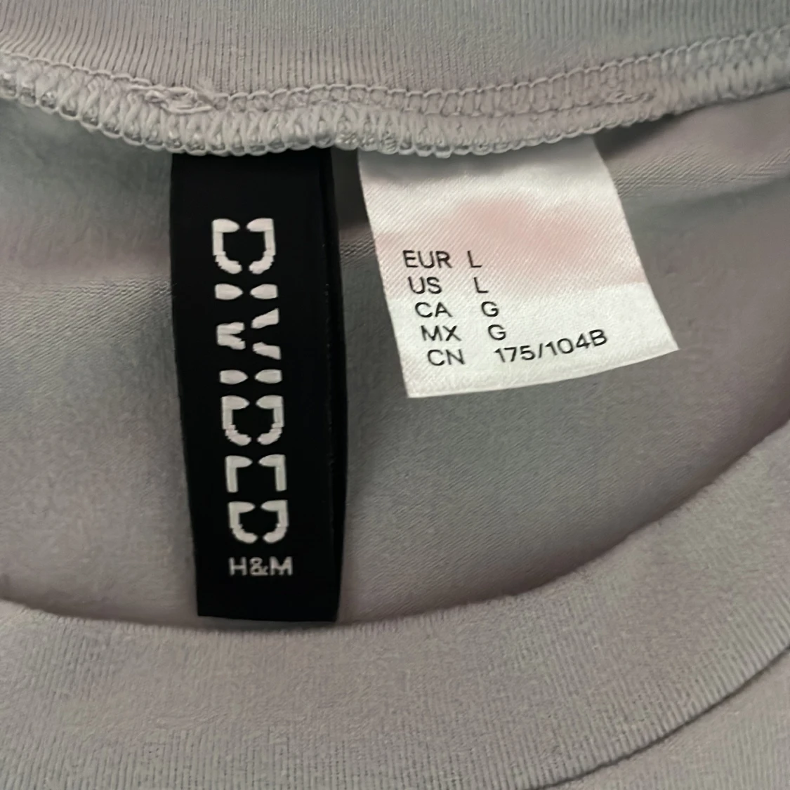 Ljusgrå t-shirt från H&M Divided - 2