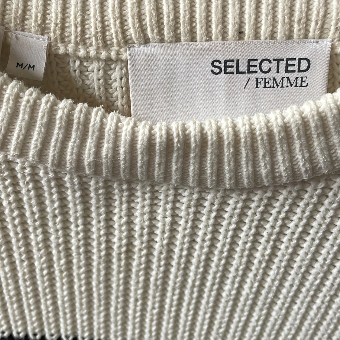 Randig stickad tröja från Selected Femme - 1