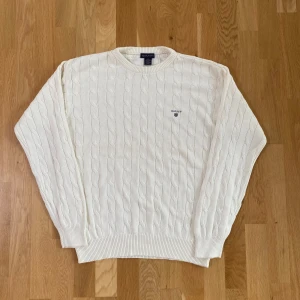 Gant sweater size M - Gant sweater. Good condition. Colour: cream/white. Measurements: pit to pit 58cm and collar to helm 70cm.
