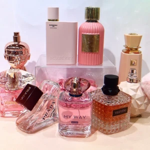lyxiga parfymer  - .Märken som Versace, Prada, Giorgio Armani My Way, Valentino, Burberry och Karl Lagerfeld. Priser för en 750-850