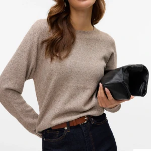 Beige stickad tröja  - En fin beige stickad tröja som bara är använd några gånger 💕