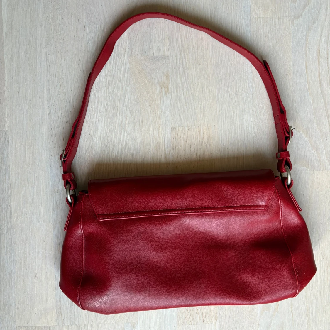 Röd axelväska från Björn Borg - 1
