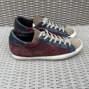 Philippe model sneakers  - Philippe model || Storlek 40 || skorna är i mycket bra skick (se bilder) || Mitt pris 1599kr || tveka inte på att höra av dig vid frågor eller funderingar 