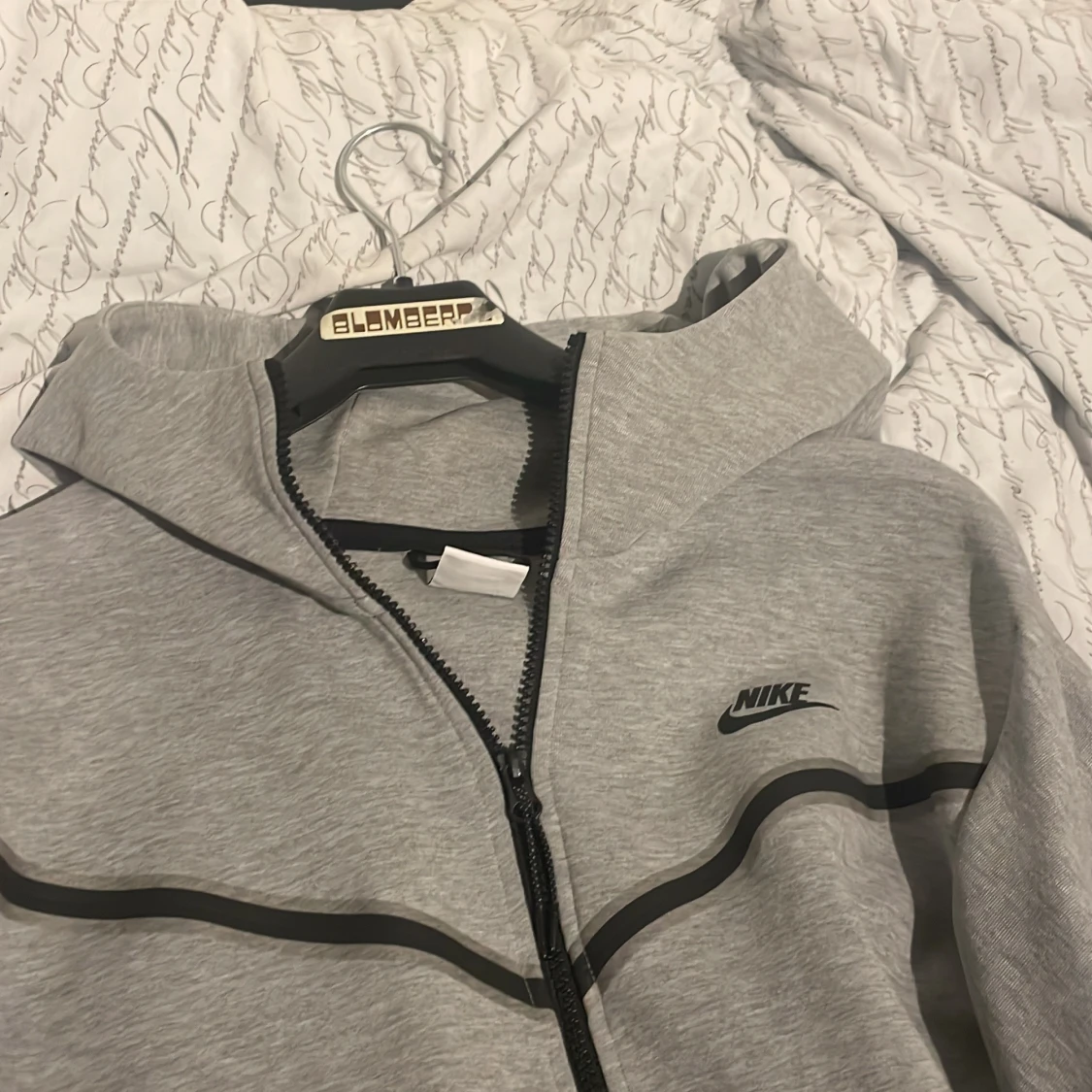 Grå Nike hoodie med dragkedja - 2