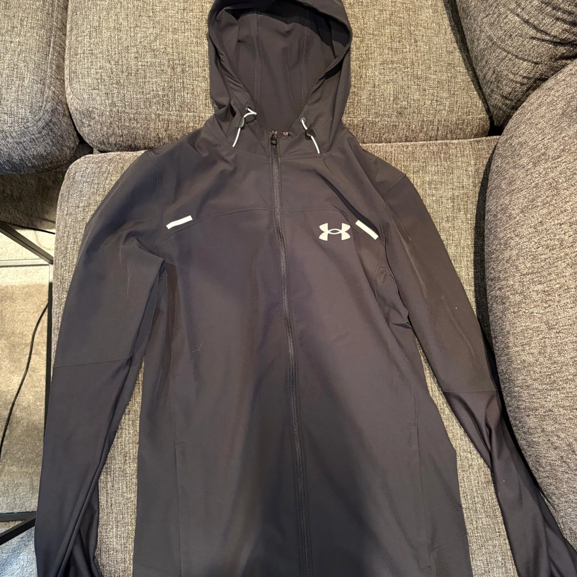 Svart vindjacka från Under Armour XS - 1