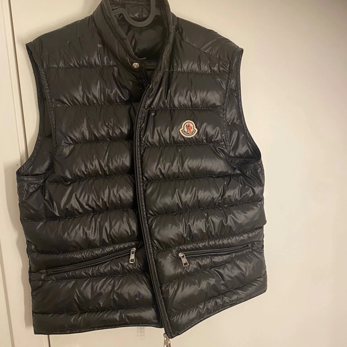Svart dunväst från Moncler - 3