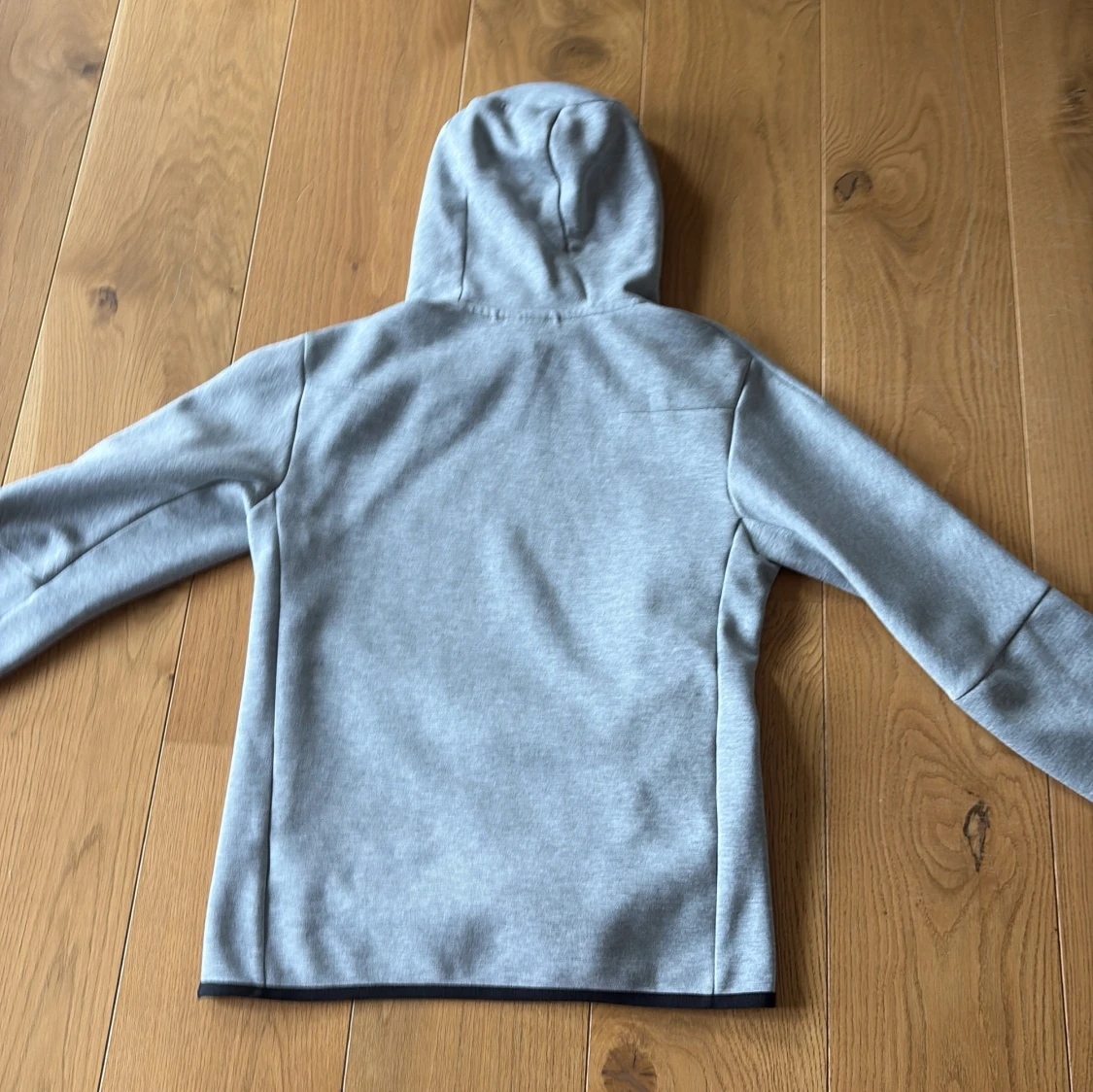 Grå hoodie från Nike  - 1