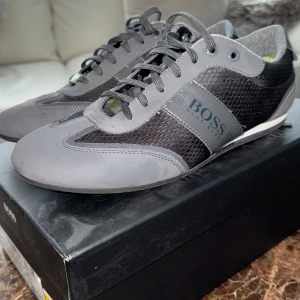 Hugo Boss skor  - Använda några gånger så är i bra skick